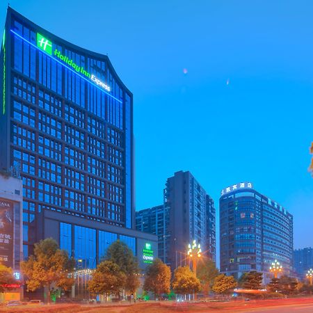 Holiday Inn Express Leshan City Square By Ihg High Speed Rail And Leshan Giant Buddha Exterior photo