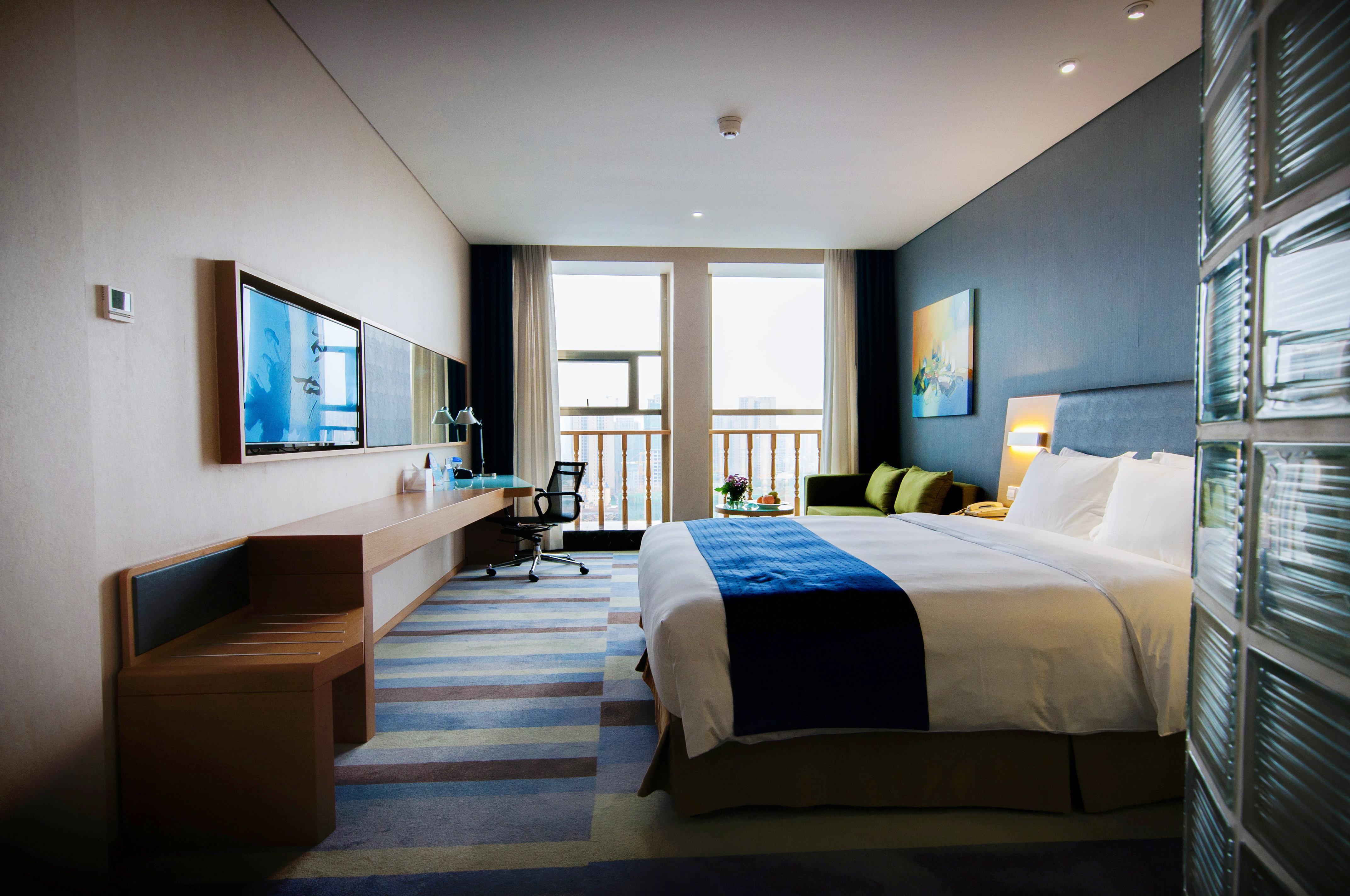 Holiday Inn Express Leshan City Square By Ihg High Speed Rail And Leshan Giant Buddha Exterior photo